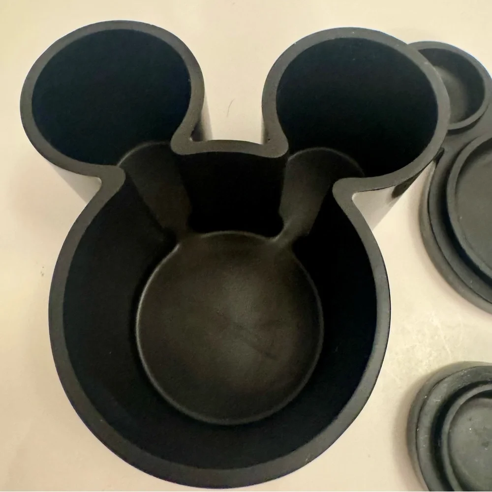 NWT. Disney resin jars set of 2 with lids. Classic Mickey resin trinket jars